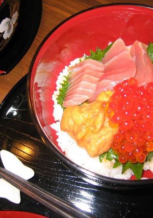 A picture of Seafood Rice Bowl with Instant Sushi Rice.