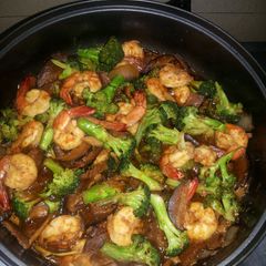 A picture of Shrimp broccolli.
