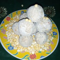 A picture of Roasted gram ladoo with peanuts.