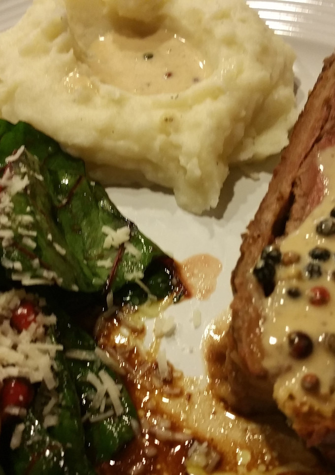 A picture of The Ultimate Beef Wellington.