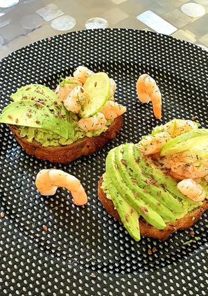 Une photo de Tartine Avocat Crevettes