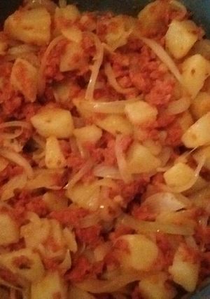 Una foto de Papas con chorizo