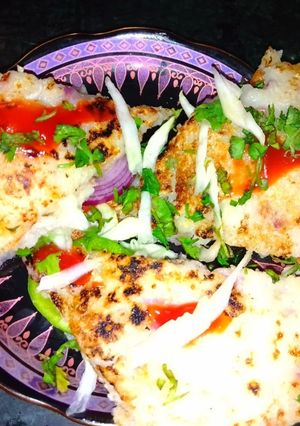 A picture of Uttapam sandwich.