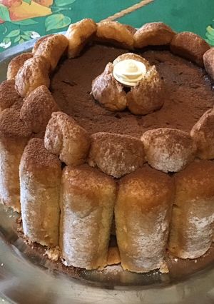Une photo de Charlotte aux deux chocolats, liqueur de vanille et mascarpone