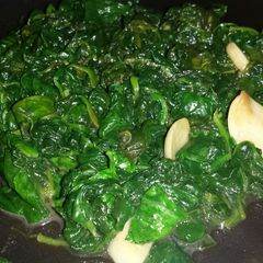 A picture of Spinach and Garlic.