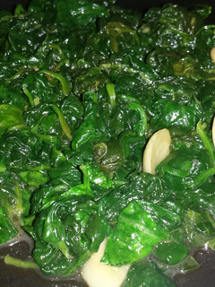 A picture of Spinach and Garlic.