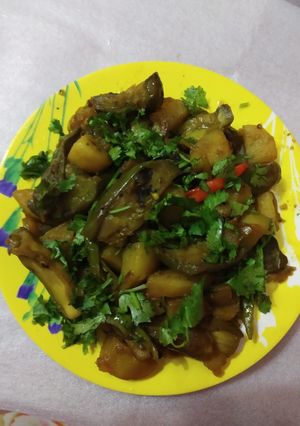 A picture of Brinjal potato vegetables.