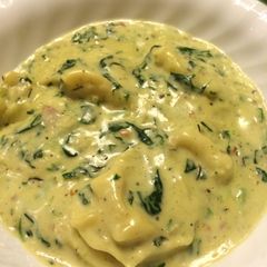 A picture of Creamy Tortellini Soup.