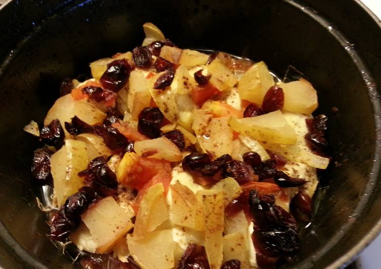 Recipe of Award-winning Apples and Chicken (dutch oven)