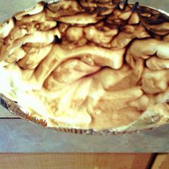 A picture of sunshine key lime pie.