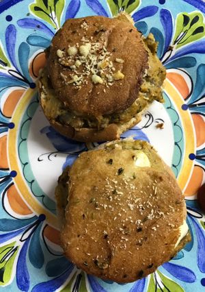 Una foto de 🥖Cazuelitas de Pan 🌽🍅#vegetales
