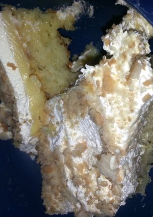 A picture of Banana pudding cake.