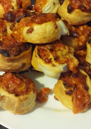 A picture of Pizza Pinwheels.