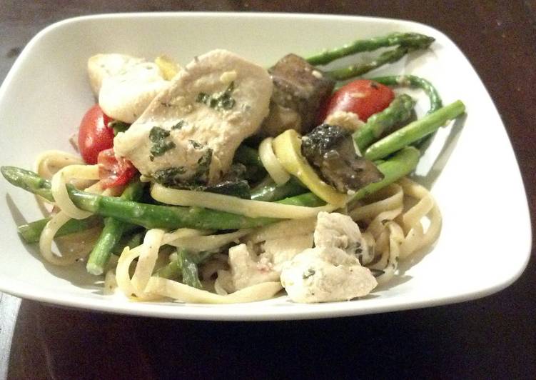 How to Make Any-night-of-the-week Healthy Chicken &amp; Veggie Pasta