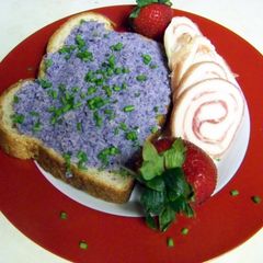 A picture of Purple Cauliflower Puree.