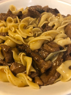 A picture of Beef Tips and Noodles.