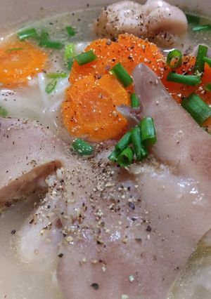 Hình của món Bún giò heo.
