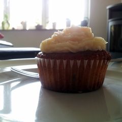 Egg liquor butter cream frosting A picture of Egg liquor butter cream frosting.