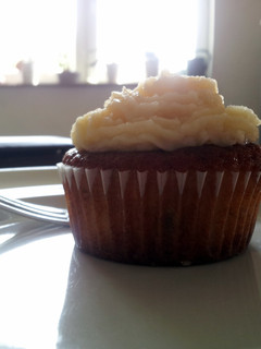 A picture of Egg liquor butter cream frosting.