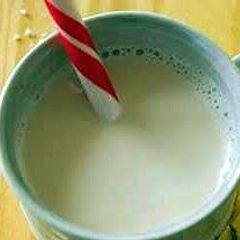 A picture of hot peppermint white cocoa.