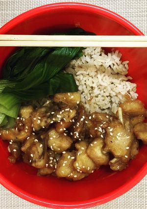 A picture of Honey Sesame Chicken.