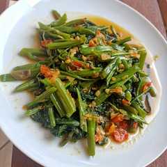A picture of Ca Kangkung Terasi.