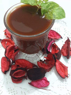 A picture of Khajur aur imli ki chutney.