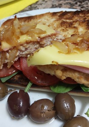 Una foto de Bocadillo de hamburguesa