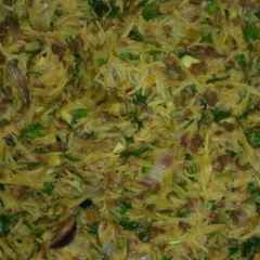 A picture of Pasta and minced meat with vegetables.
