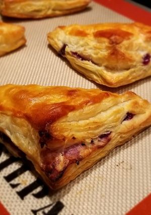 A picture of Blueberry Turnovers.