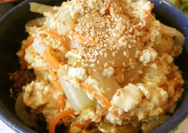 The Secret of Successful Egg Scramble with Onion &amp; Silken Tofu