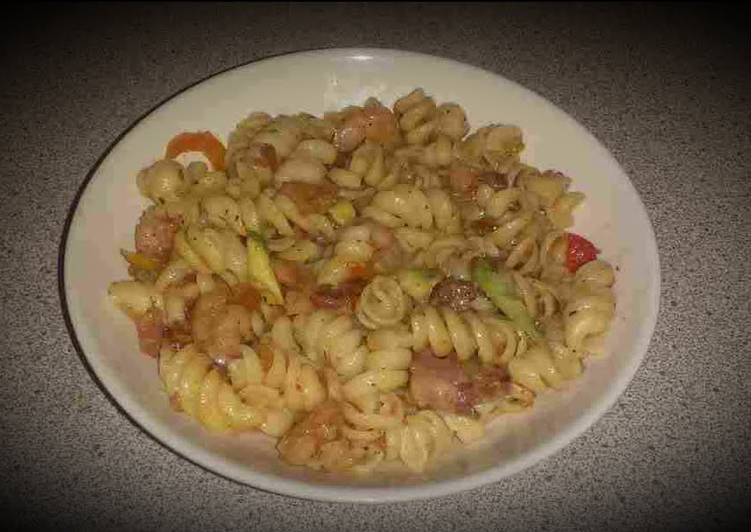 Recipe of Speedy Prawn, Avocado, Bacon &amp; Chilli Pasta.