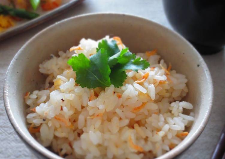 Step-by-Step Guide to Prepare Speedy Sakura Shrimp Seasoned Rice