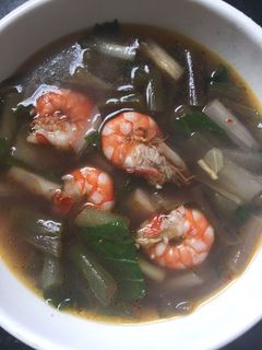 Hình của món Canh môn nấu tôm, lá lốt.