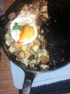 A picture of Hearty Breakfast Hash.