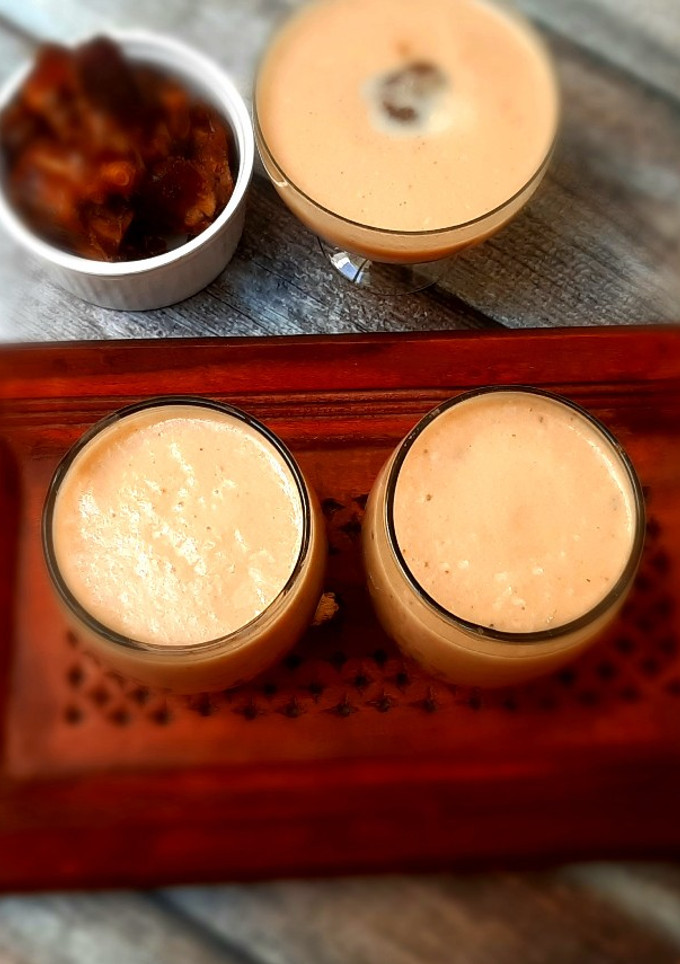 A picture of Dates and chiku shake (no sugar).
