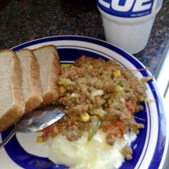 ground beef with mash potatoes A picture of ground beef with mash potatoes.
