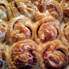 A picture of Giant cinnamon twists.