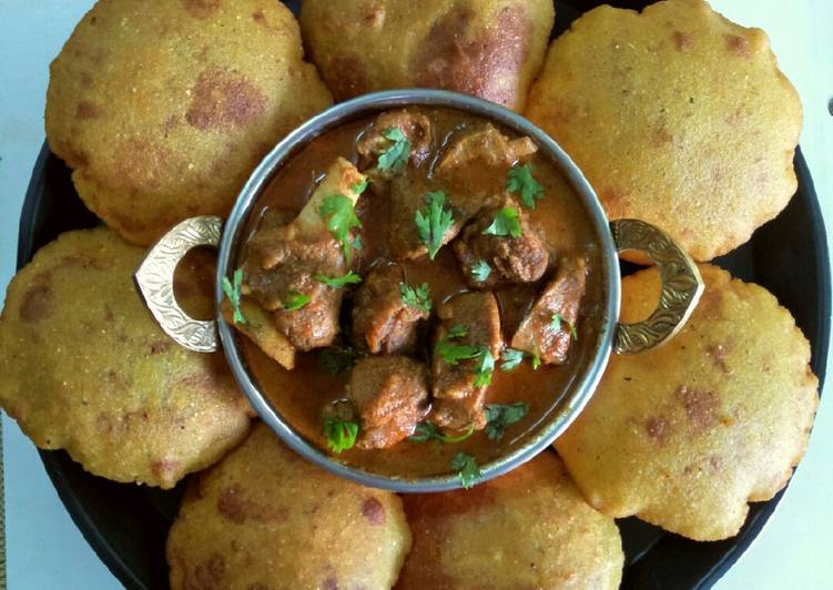 Homemade Mutton Rassa (Maharashtrian Goat Meat Curry)