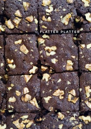 A picture of Walnut Fudge Brownie.
