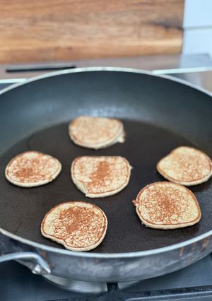 A picture of Banana porridge pancakes.