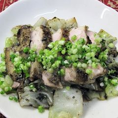 A picture of Korean-Style Chicken & Cabbage.