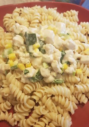 Una foto de Espirales con salsa blanca