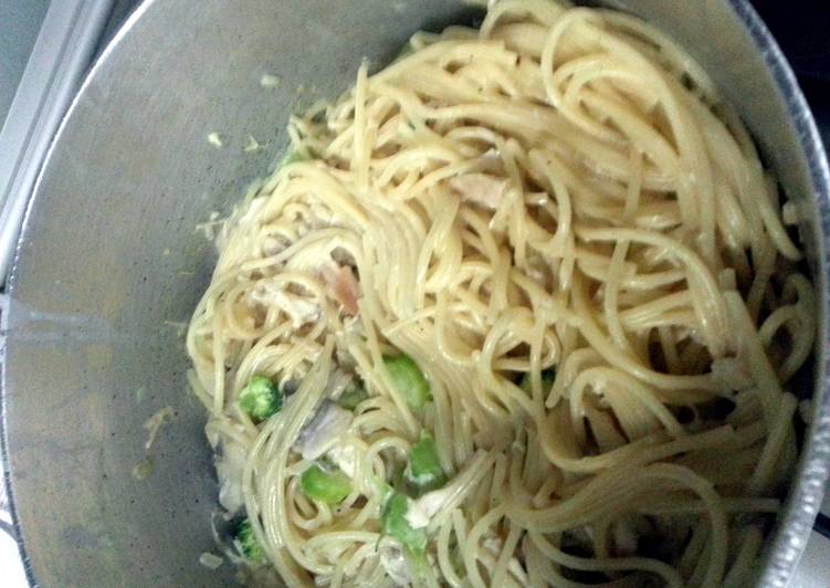 Step-by-Step Guide to Prepare Speedy Leftover Chicken Creamy Pasta