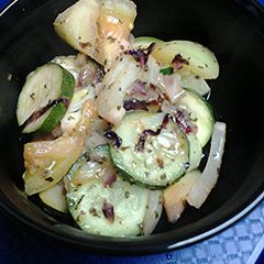 A picture of Fried green tomato warm salad.
