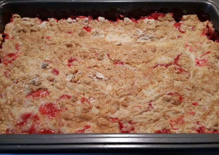 How to Make Speedy Rhubarb Dump Cake