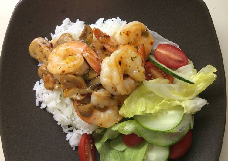 Shrimp with mushroom in butter sauce