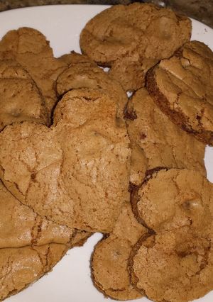 A picture of Chocolate chip and walnut cookie.