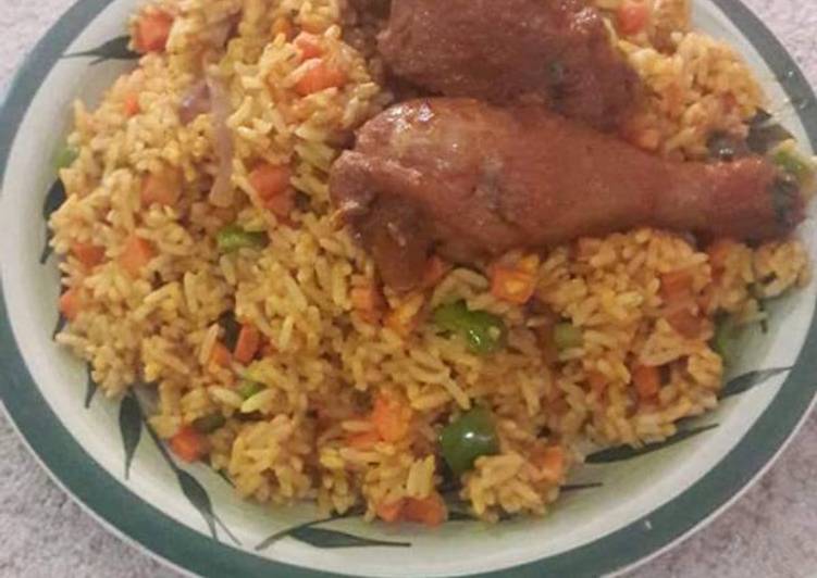 Simple Way to Make Award-winning Jollpf rice with veggies and fried chicken