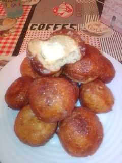 Una foto de Bombas rellenas glaseadas en MC